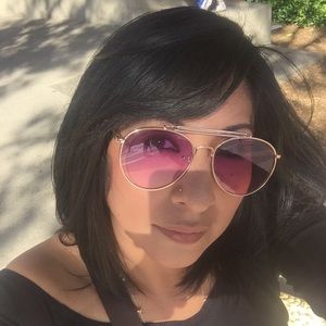 Meet your Posher, Edith